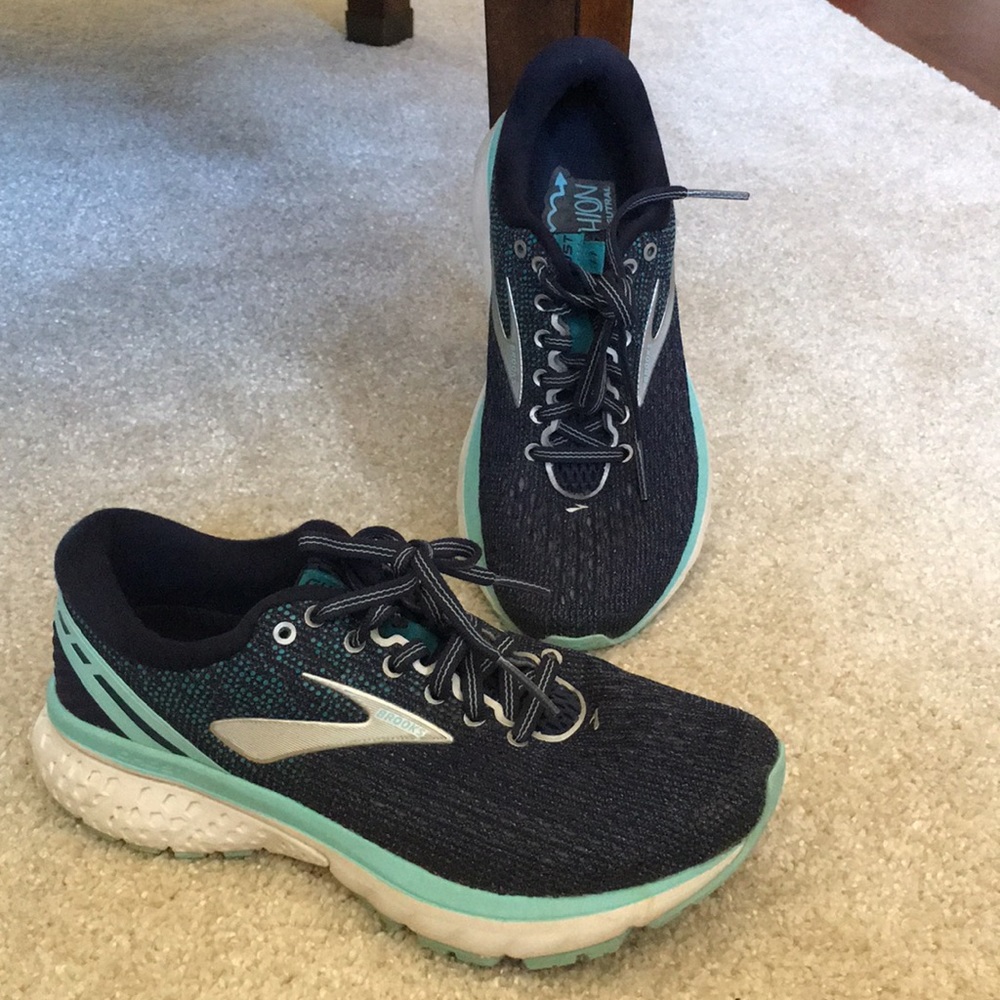 Brooks 7 running shoes